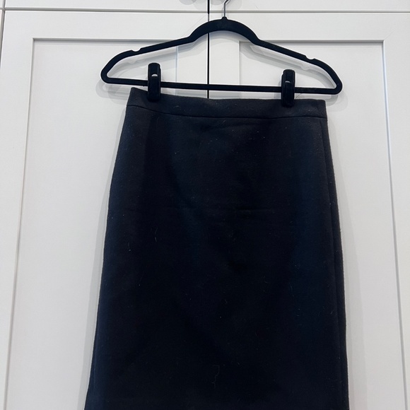 J Crew No. 2 Pencil Skirt in Double Serge Wool Size 0 - Picture 3 of 5